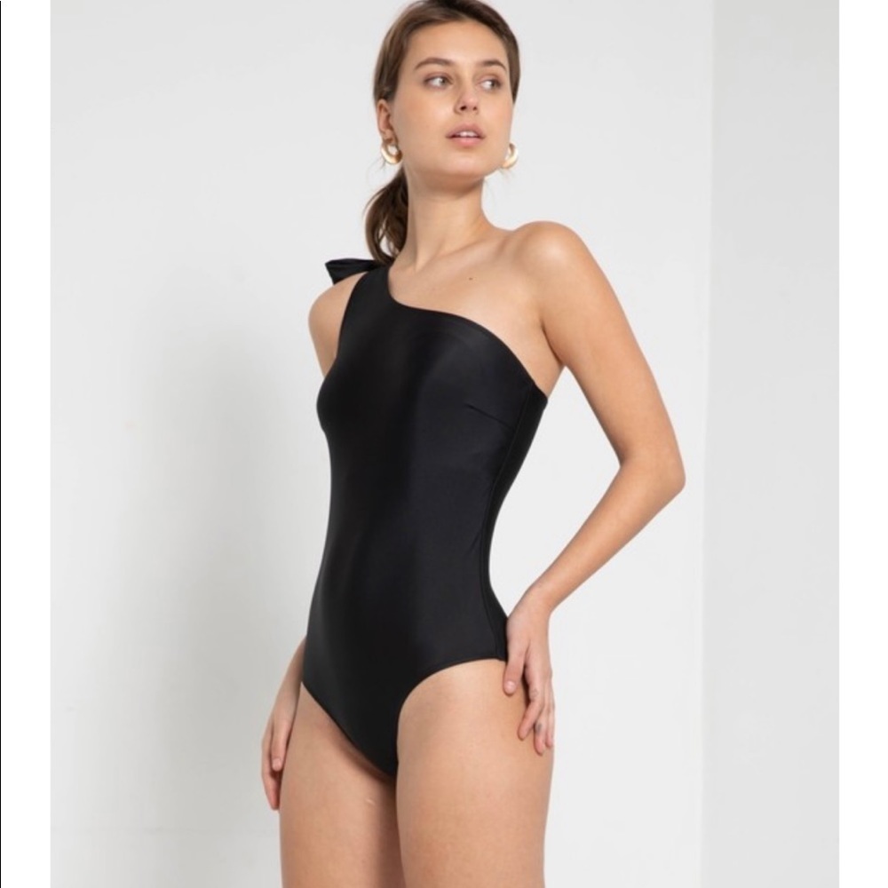 CHLOE SWIMWEAR - Picture 3 of 4